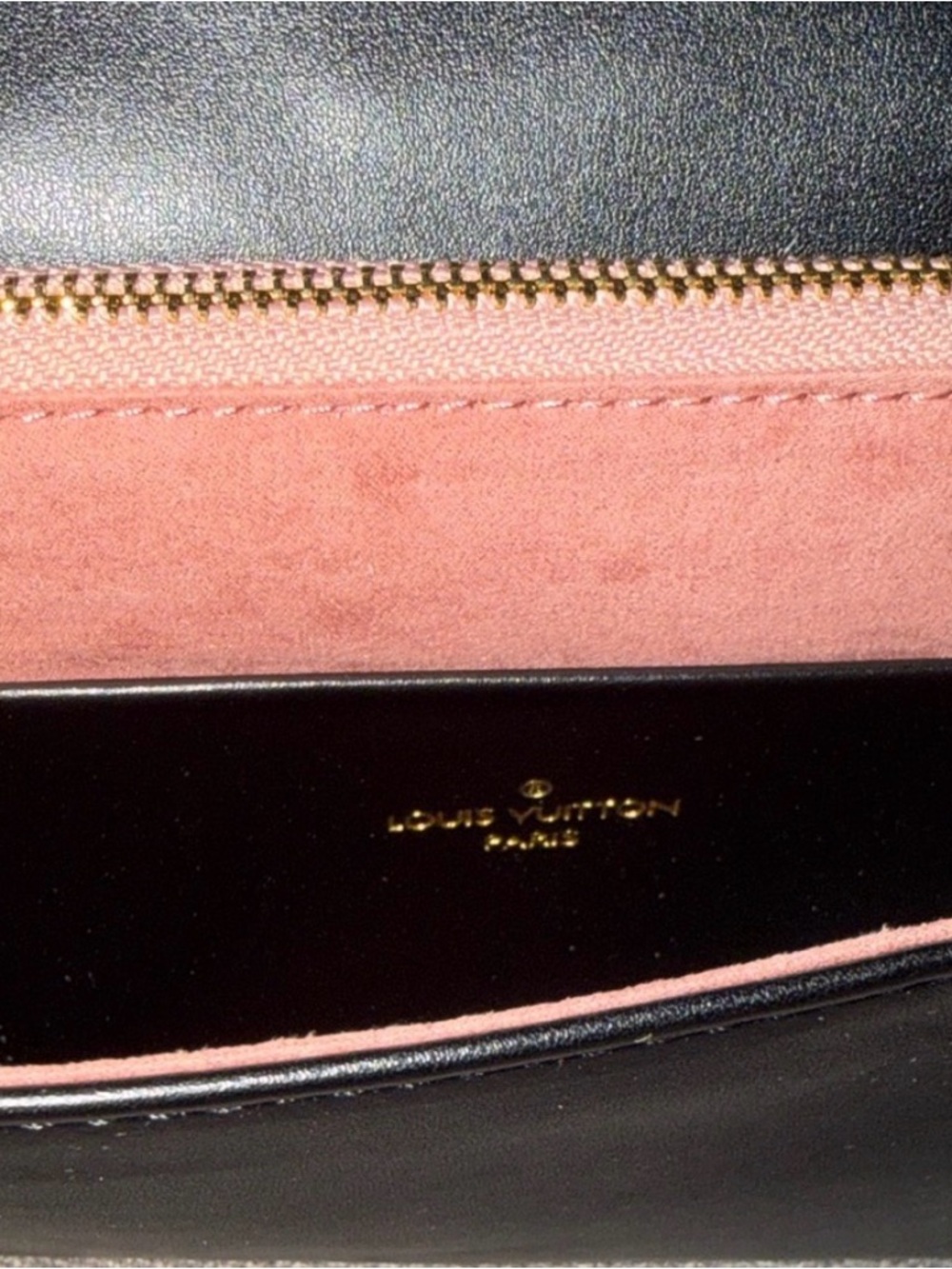 Black MonoEmbossed Crossbody with Gold Chain
d u p e - Picture 3 of 7